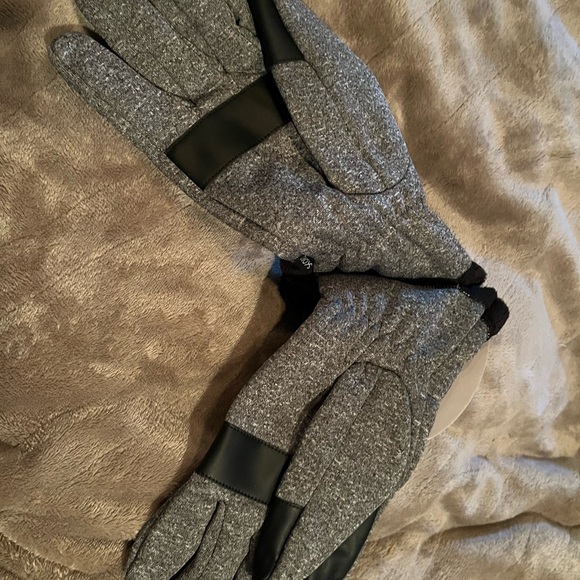 Cold Weather Touchscreen Gloves - Gray - Picture 3 of 3